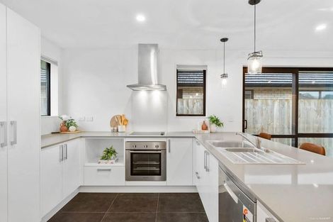 Photo of property in 52d Kayes Road, Pukekohe, 2120