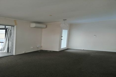 Photo of property in 68 Hutchinsons Road, Bucklands Beach, Auckland, 2014