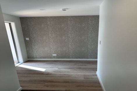 Photo of property in 32 Solitude Crescent, Kelvin Grove, 4414