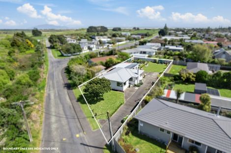 Photo of property in 21 Old Coach Road South, Otaki Beach, Otaki, 5512