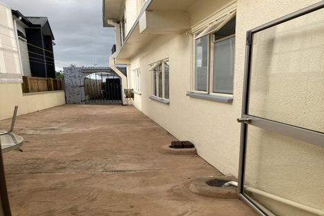 Photo of property in 16 Ruakiwi Road, Hamilton Lake, Hamilton, 3204