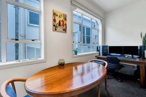 Photo of property in Devonport Apartments, 31/127 Saint Aubyn Street, New Plymouth, 4310