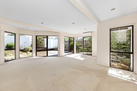 Photo of property in 1/256 Saint Heliers Bay Road, Saint Heliers, Auckland, 1071