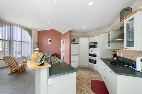Photo of property in 23 Amesbury Drive, Churton Park, Wellington, 6037
