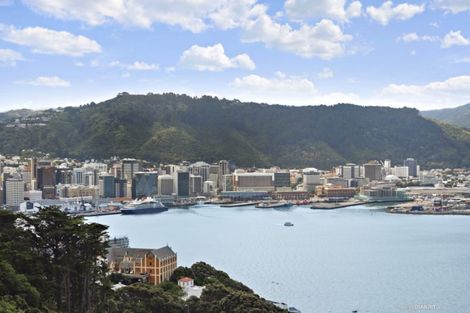 Photo of property in 81 Palliser Road, Roseneath, Wellington, 6011