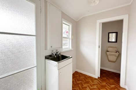 Photo of property in 6 Admiral Beatty Avenue, Mount Roskill, Auckland, 1041