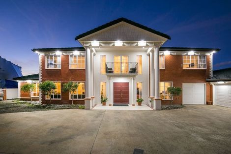 Photo of property in 18 Mansion Court, West Harbour, Auckland, 0618