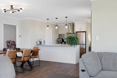 Photo of property in 84 Bert Wall Drive, Omokoroa, 3114