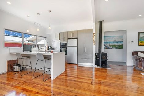 Photo of property in 243 One Tree Point Road, One Tree Point, 0118