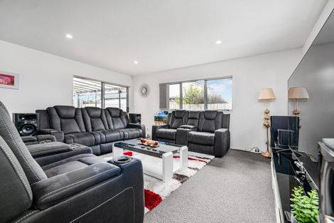 Photo of property in 110a Royal Road, Massey, Auckland, 0614