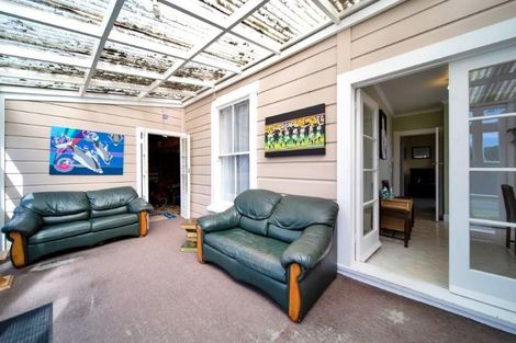 Photo of property in 30 Collins Street, Hawera, 4610