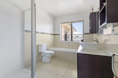 Photo of property in 27 Artillery Drive, Papakura, 2110