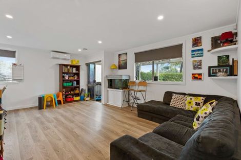 Photo of property in 26 Parakai Avenue, Parakai, 0830