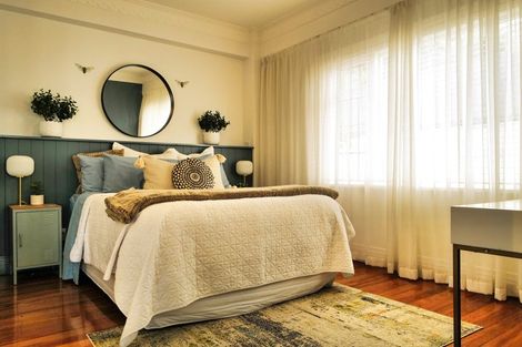 Photo of property in Sunhaven Flats, 262 Oriental Parade, Oriental Bay, Wellington, 6011