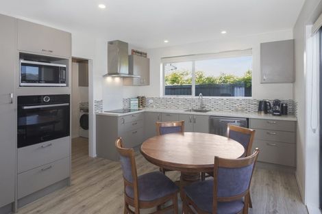 Photo of property in 1/290 Avonhead Road, Avonhead, Christchurch, 8042