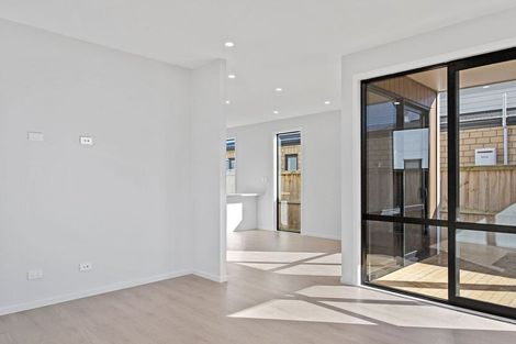 Photo of property in 48 Clayden Shuttleworth Street, Papakura, 2110