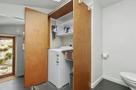 Photo of property in 211 Marine Parade, Seatoun, Wellington, 6022