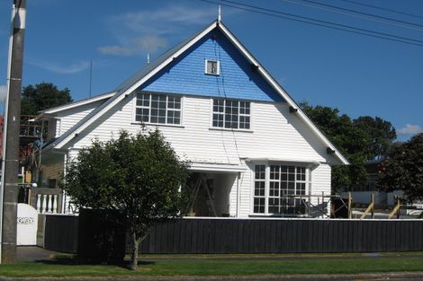 Photo of property in 206 Gill Street, Strandon, New Plymouth, 4312