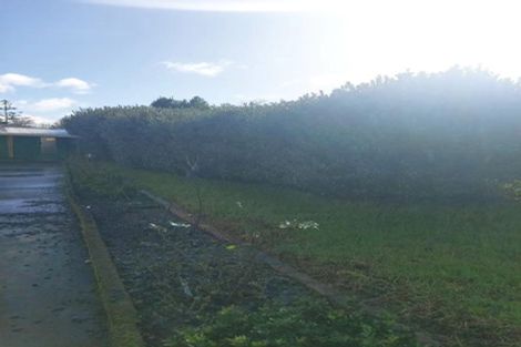 Photo of property in 72 Sylvan Crescent, Te Atatu South, Auckland, 0610