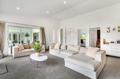 Photo of property in 26 Cotter Street, Greytown, 5712