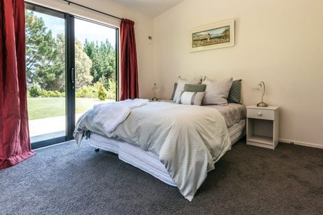 Photo of property in 62 Onetangi Road, Waiheke Island, 1971