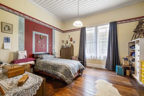 Photo of property in 18 Mills Street, Eltham, 4322