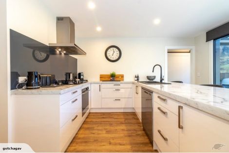 Photo of property in 17 Bannister Street, Jacks Point, Queenstown, 9371