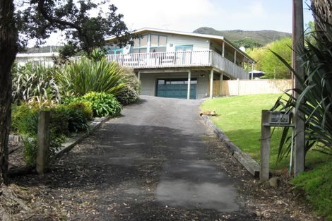 Photo of property in 28 Beach Valley Road, Piha, 0772