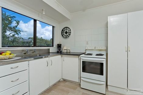Photo of property in 2/106 Shifnal Drive, Randwick Park, Auckland, 2105