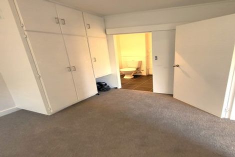 Photo of property in 2/8 Governor Road, Northland, Wellington, 6012