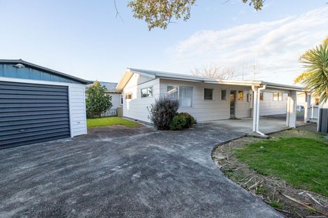 Photo of property in 11 Paul Drive, Ngatea, 3503