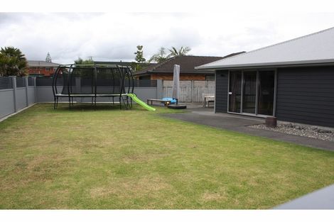 Photo of property in 17 Conifer Grove, Te Kamo, Whangarei, 0112