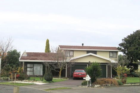 Photo of property in 15 Corwen Place, Mayfair, Hastings, 4122