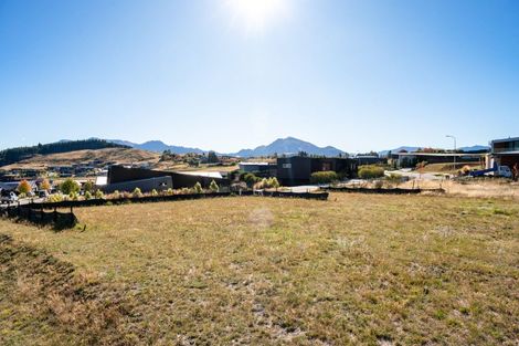 Photo of property in 23 The Heights Avenue, Wanaka, 9305