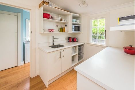 Photo of property in 18 Grey Street, College Estate, Whanganui, 4500