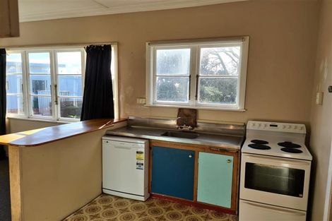 Photo of property in 9d Paynters Avenue, Strandon, New Plymouth, 4312