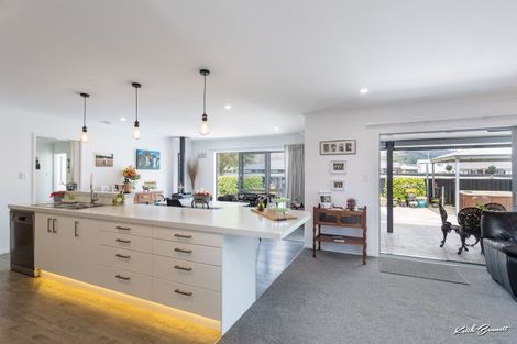 Photo of property in 33 Buddle Road, Wallaceville, Upper Hutt, 5018