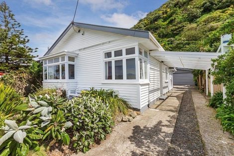 Photo of property in 117 Breaker Bay Road, Breaker Bay, Wellington, 6022