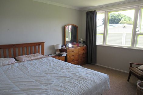 Photo of property in 13 Charles Street, Clouston Park, Upper Hutt, 5018