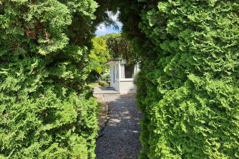 Photo of property in 96 Havelock Road, Havelock North, 4130