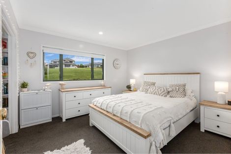 Photo of property in 12 Bowsprit Way, Whitby, Porirua, 5024