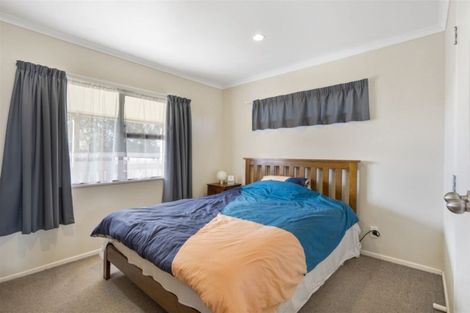 Photo of property in 20 Ward Crescent, Te Atatu Peninsula, Auckland, 0610