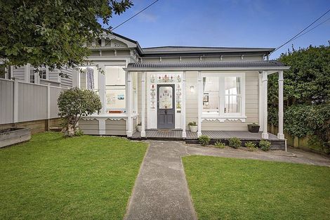 Photo of property in 18 Overtoun Terrace, Hataitai, Wellington, 6021