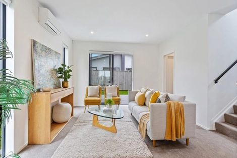 Photo of property in 15 Aquamarine Road, Rosehill, Papakura, 2113