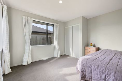 Photo of property in 18 Sandalwood Place, Waimairi Beach, Christchurch, 8083