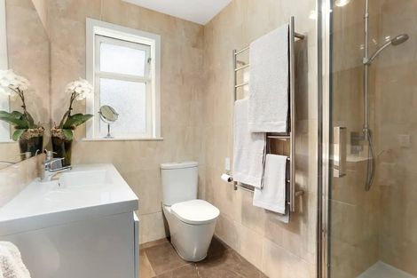 Photo of property in 71 Barrack Road, Mount Wellington, Auckland, 1060