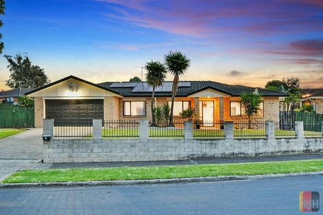 Photo of property in 51 Castlefinn Drive, Weymouth, Auckland, 2103
