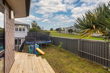 Photo of property in 11 Saltaire Street, Avondale, Auckland, 1026