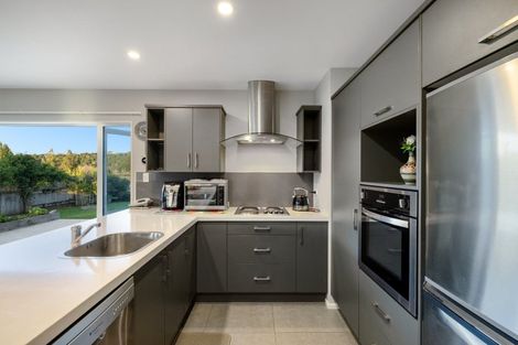 Photo of property in 31 Scoria Close, Pyes Pa, Tauranga, 3112