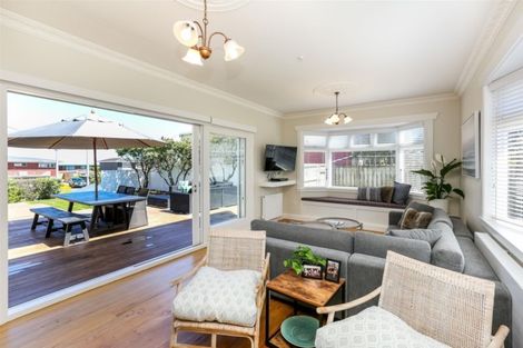 Photo of property in 41 Hamblyn Street, Strandon, New Plymouth, 4312